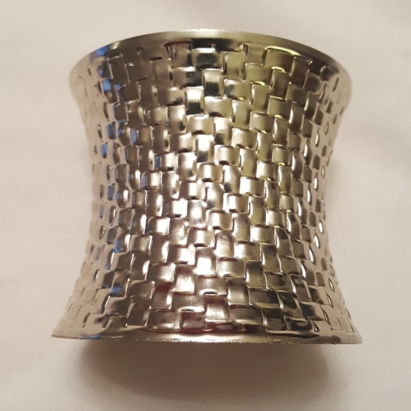 Charming Charlie Jewelry - Silvertone bangle